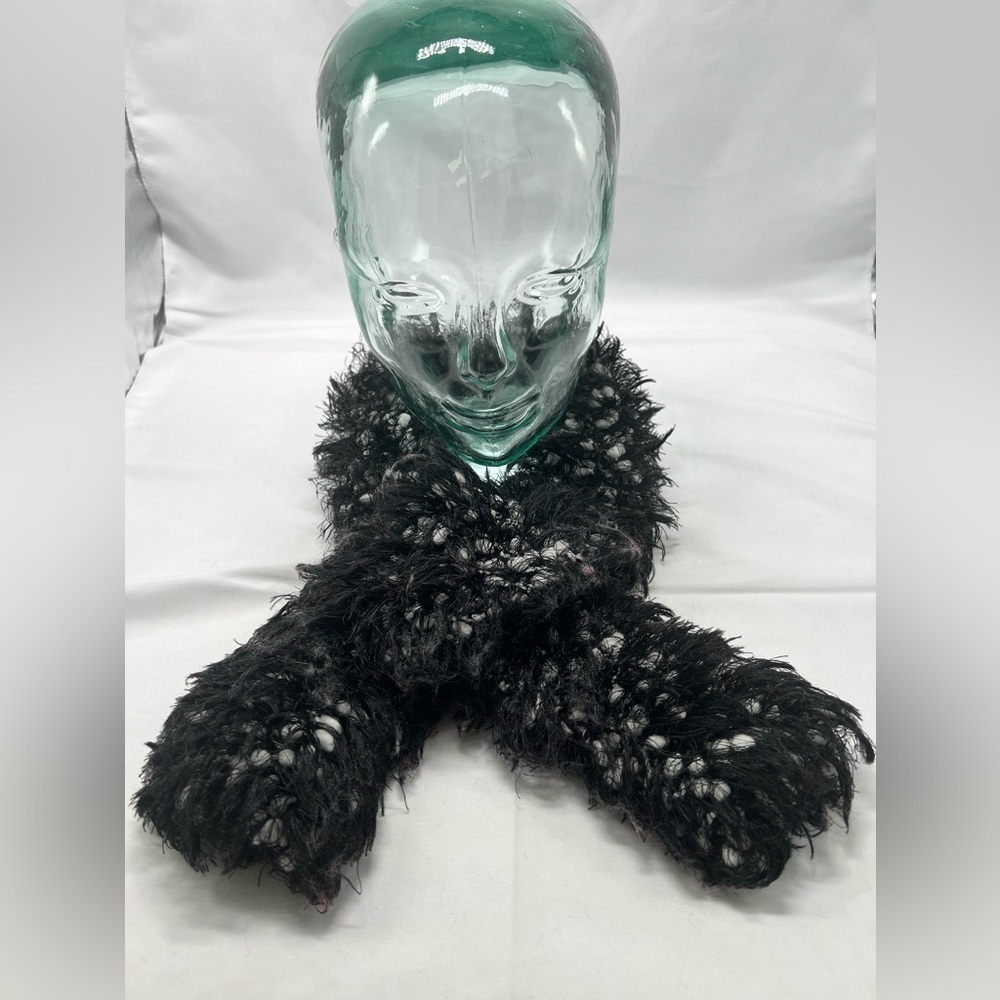 Black and white knit scarf